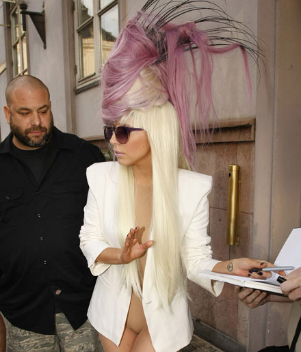 lady gaga hair. Lady Gaga#39;s Hats